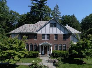 160 Overlook Rd, New Rochelle, NY 10804