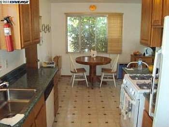 3rd image of 26796 Underwood Ave