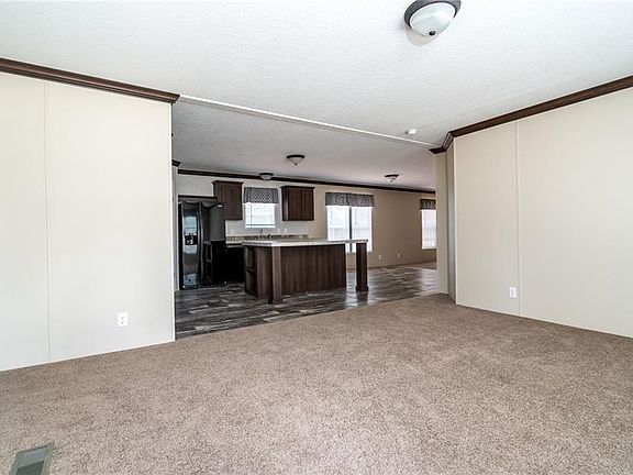 3rd image of 108 Twin Oaks Ct