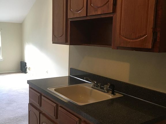 3rd image of 1273 N Railroad Ave #2