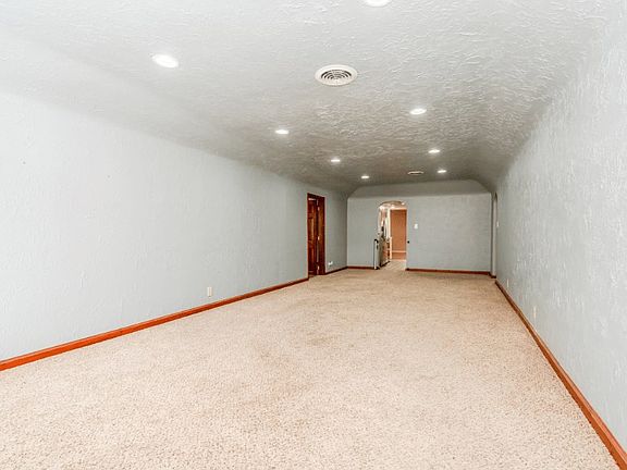4th image of 607 Oatis Ave