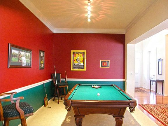 Dining Room Great for Entertaining
