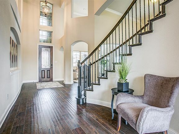 2nd image of 3017 Leesa Dr