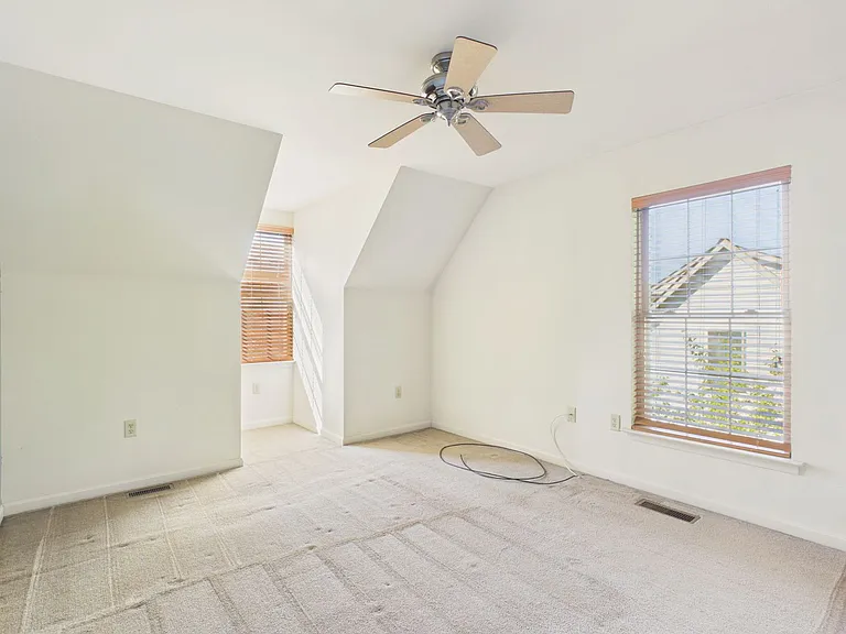 413 Waverly Rd — Photo 15
