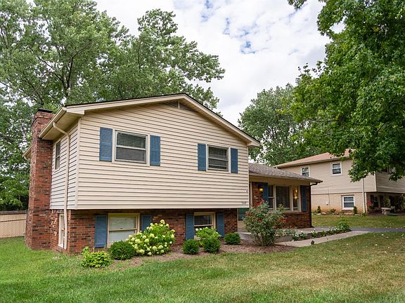 3rd image of 3449 Aldershot Dr