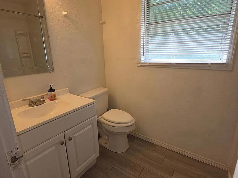 806 McCampbell St — Photo 7