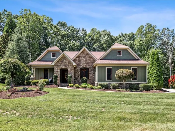 180 Topside Ct, Stokesdale, NC 27357