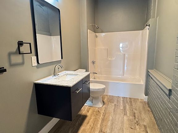 5th image of 70 Webster St #309