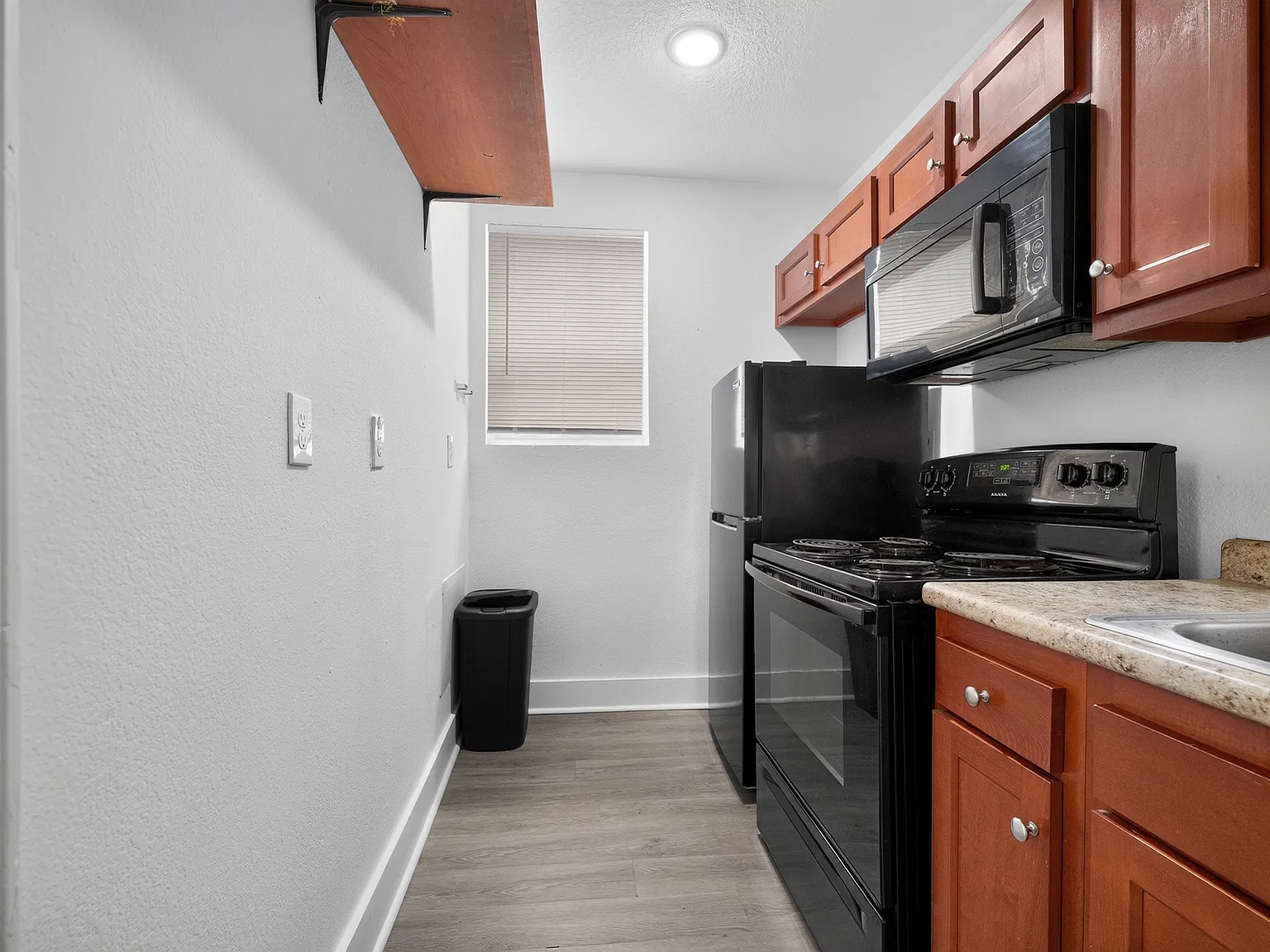 2 bed, 594 sqft, $684 — Photo 3