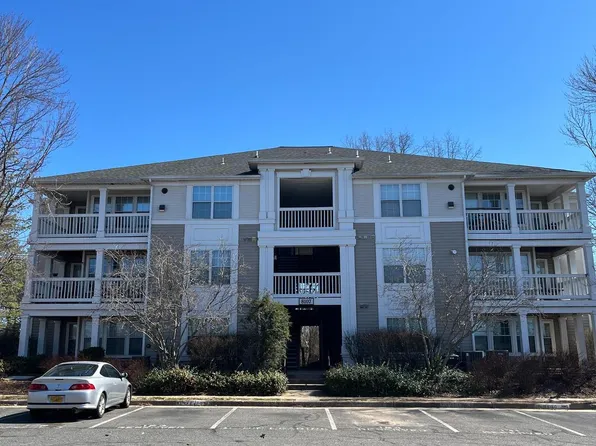 8107 Lacy Dr APT 103, Manassas, VA 20109