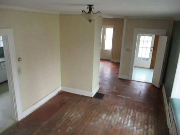 5th image of 1201 N Willow St