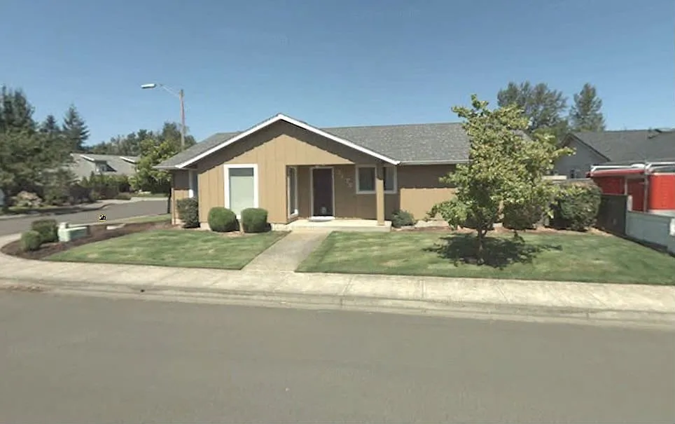 3178 W St photo 1