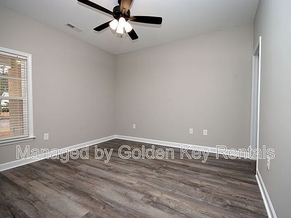 4th image of 602 W 1st St