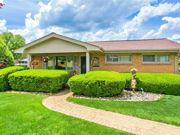170 Park Dr, Delmont, PA 15626
