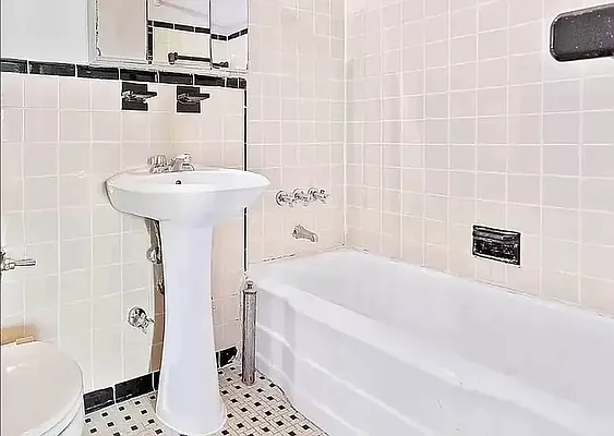 Rented by Candid Listings LLC | media 10