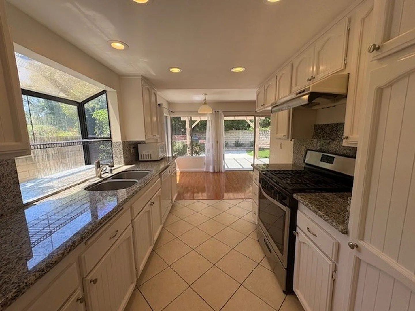 Beautiful Single-Story Home in Desirable Lang Ranch — Photo 3