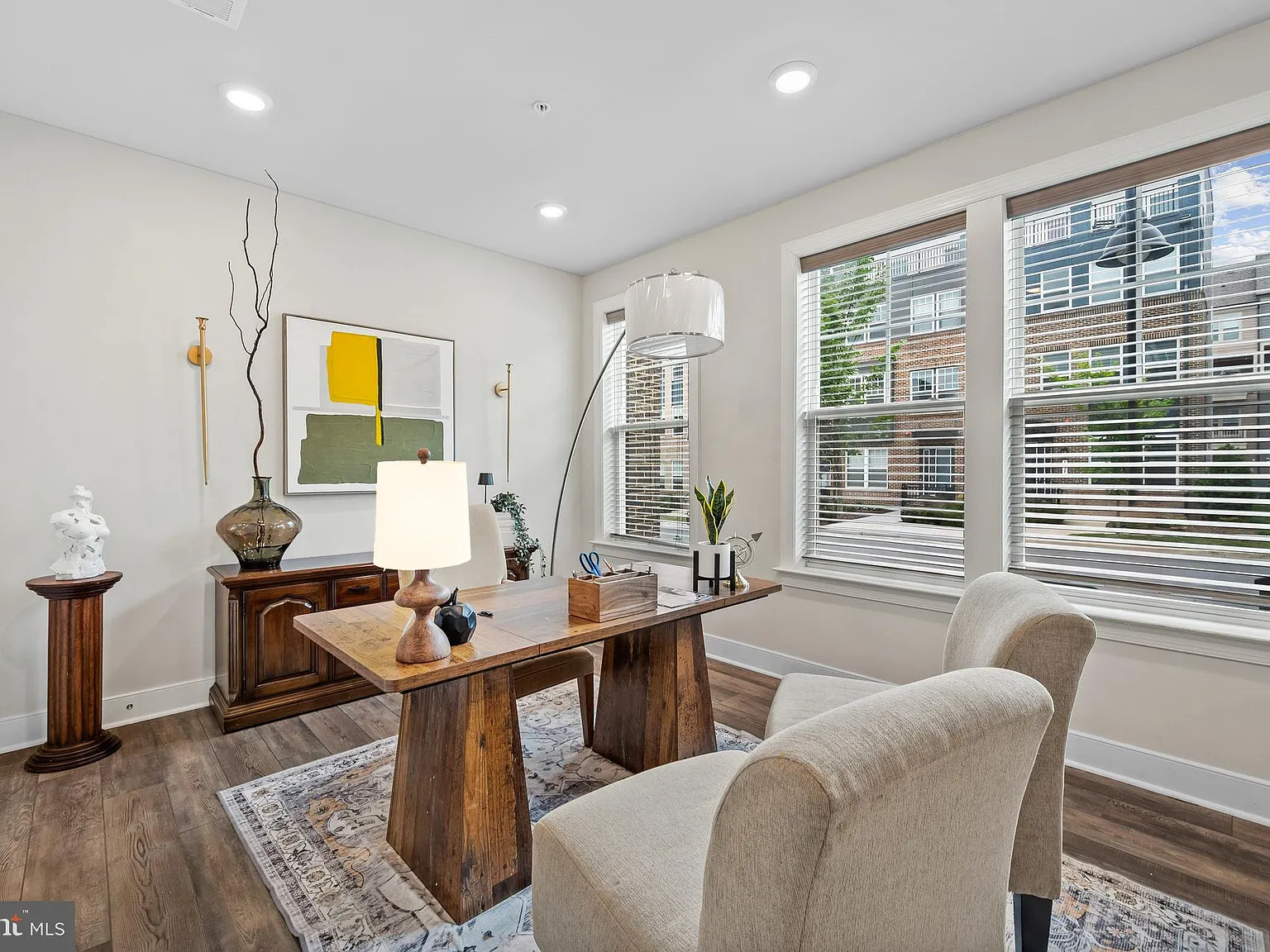 3 bed, 5.0 bath, 2679 sqft, $5,300 — Photo 4