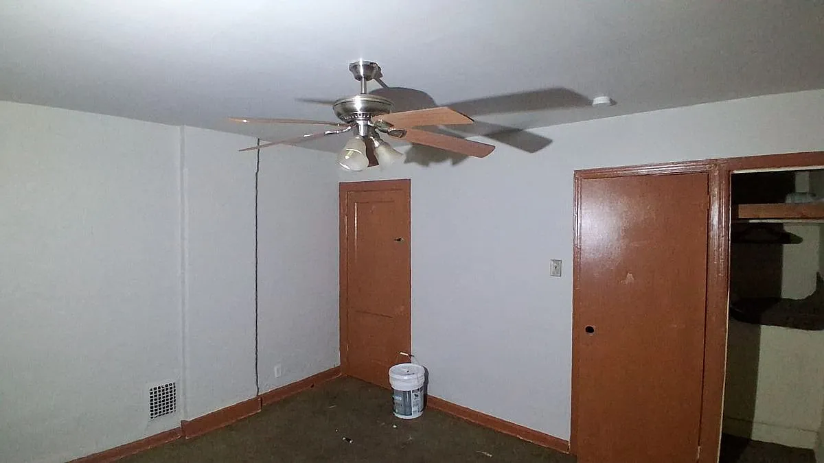 2 bed, 1.0 bath, 700 sqft, $1,200 — Photo 2