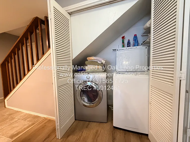 726 Country Place Dr #B — Photo 11