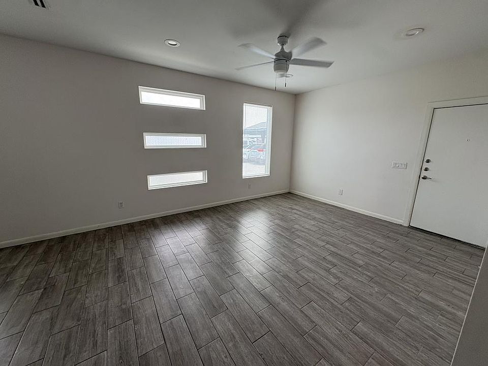 1st image of 2607 E Hackberry Ave