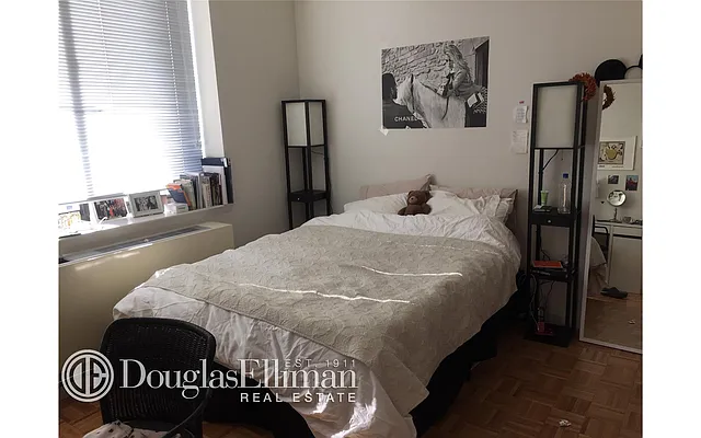 Rented by Douglas Elliman | media 7