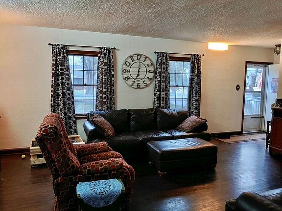 2nd image of 204 W La Mesa Dr
