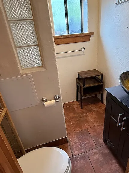 104 Avenida De Velasquez — Photo 8