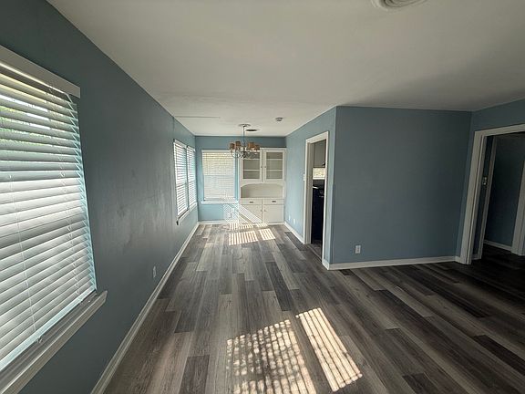 3rd image of 531 W Bullock St