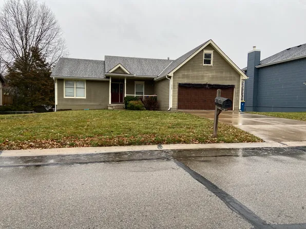 1705 Park Ln, Kearney, MO 64060