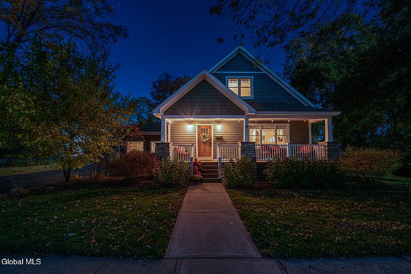 3rd image of 4 Seward Street