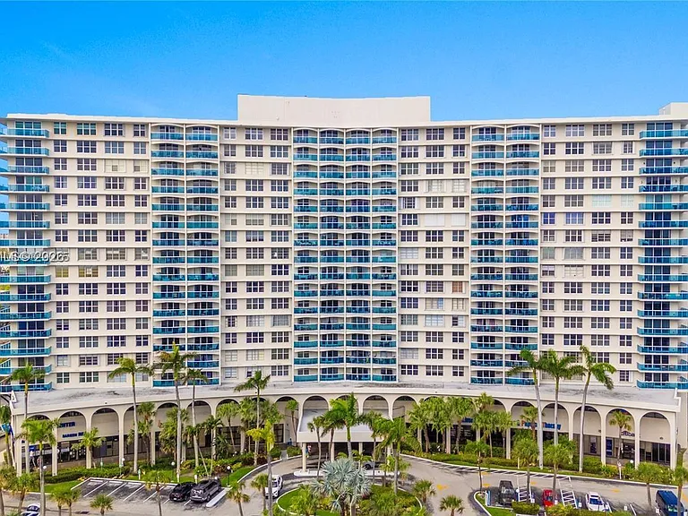 3800 S Ocean Dr #508 — Photo 2