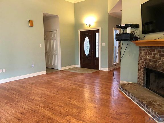 3rd image of 269 Lake Penchant Ct