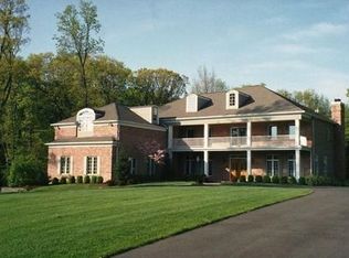 14 Cushing Dr, Bridgewater, NJ 08807