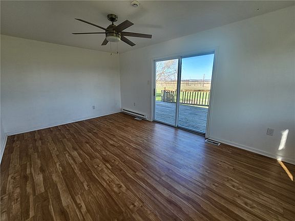 3rd image of 7539 Creek Rd