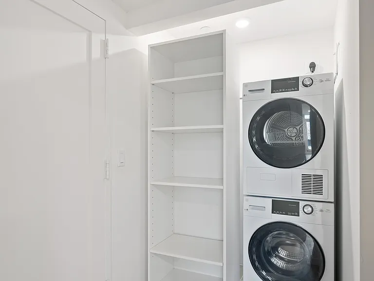 14-41 Broadway #PHB — Photo 8