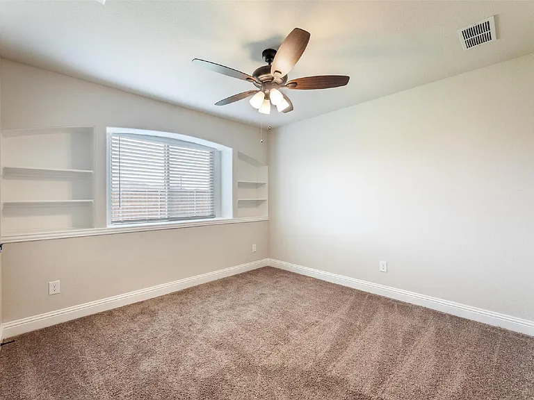 1304 Lancaster Dr — Photo 19