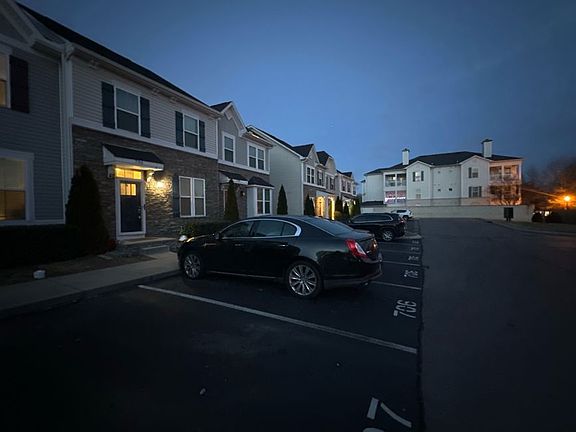 Exterior Neighborhood (street photo)