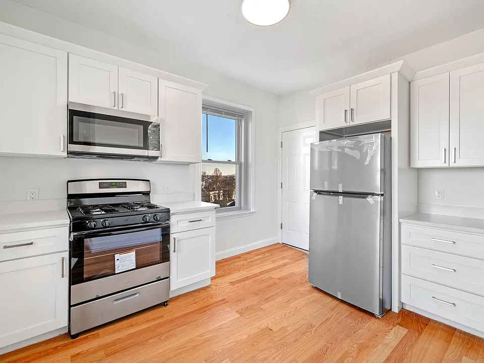 305-307 Medford St