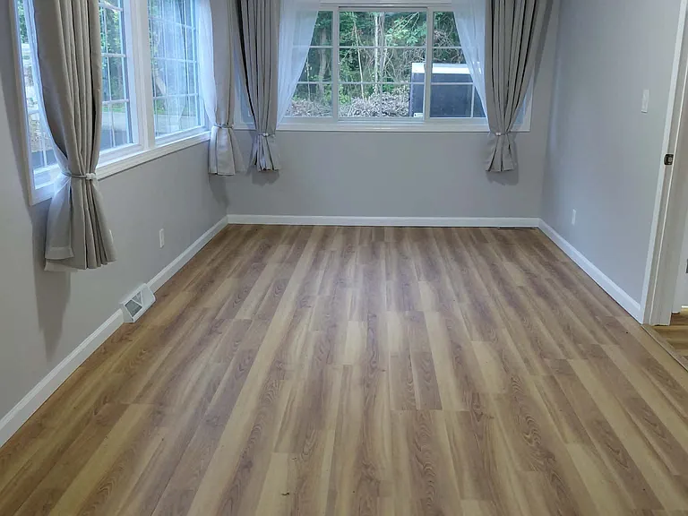 111 Randall Ave — Photo 11