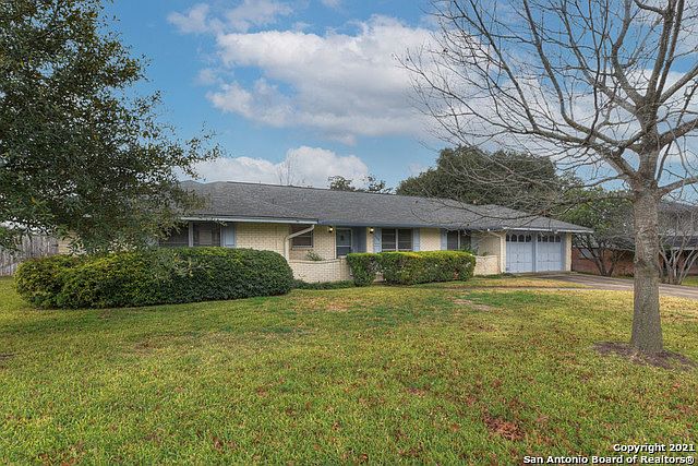 1st image of 902 Haltown Dr