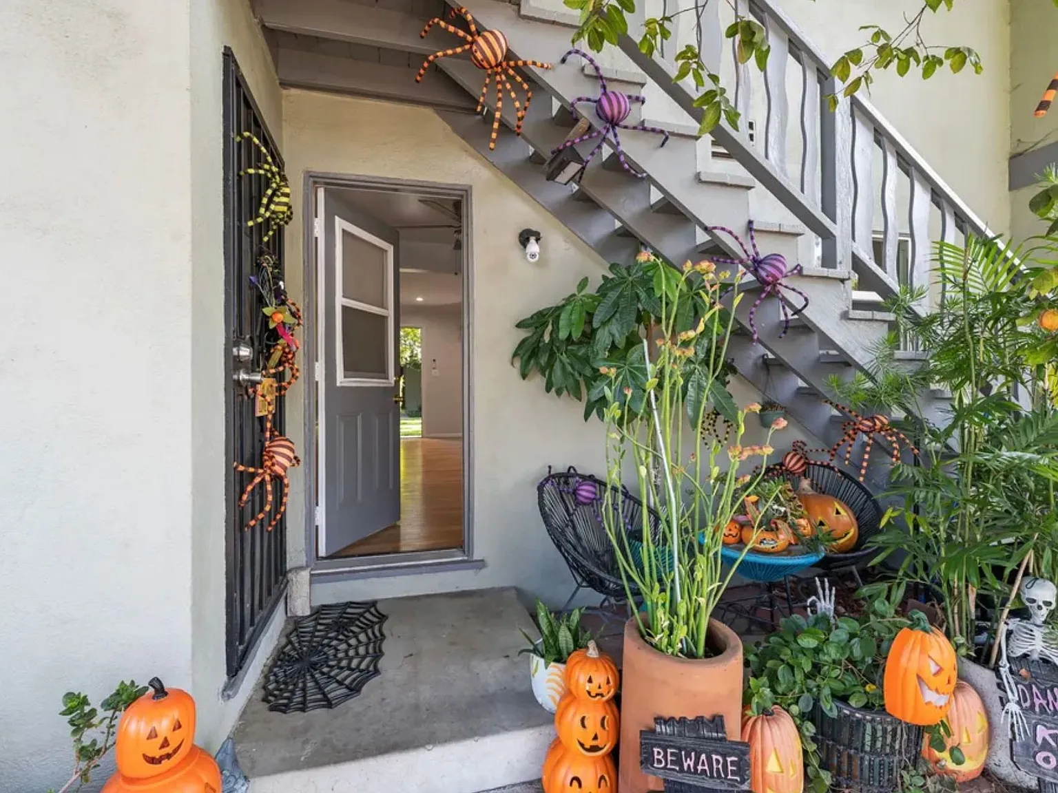 Charming 1 & 2 Bedrooms on the Chandler Bike Path — Photo 4