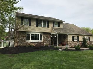 104 Sassafras Dr, North Wales, PA 19454