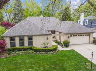 524 Williamsburg Rd, Glen Ellyn, IL 60137