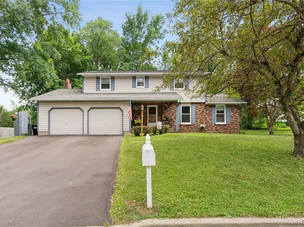 7545 Moccasin Path, Liverpool, NY 13090