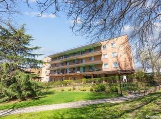 30 Barstow Rd APT 2C, Great Neck, NY 11021