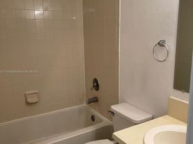 15560 SW 80th St, Miami, FL