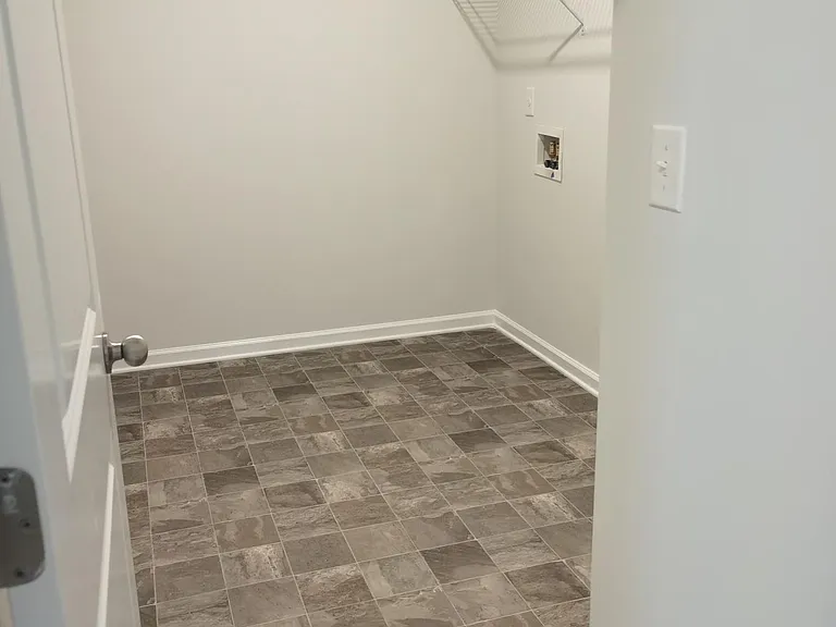 1823 Landon Ln — Photo 32