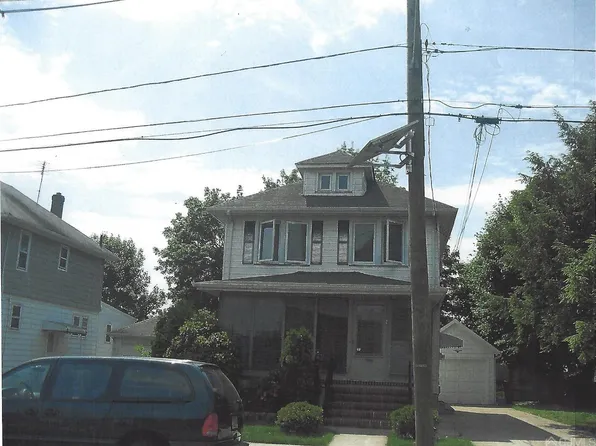 76 Lexington Ave, Edison, NJ 08817