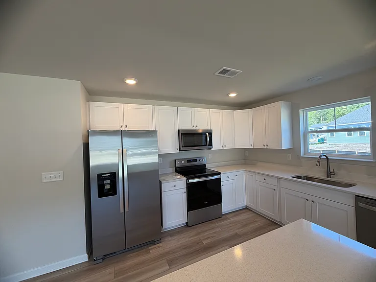 920 Jones Way — Photo 7