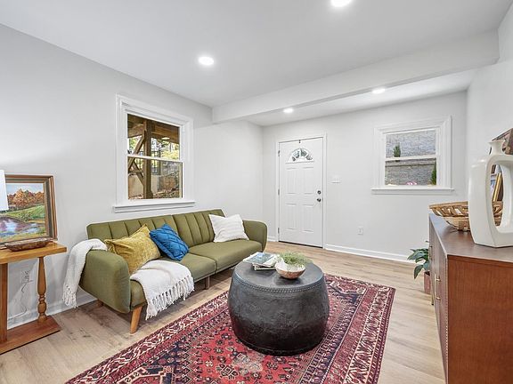5th image of 50 W Princeton Cir